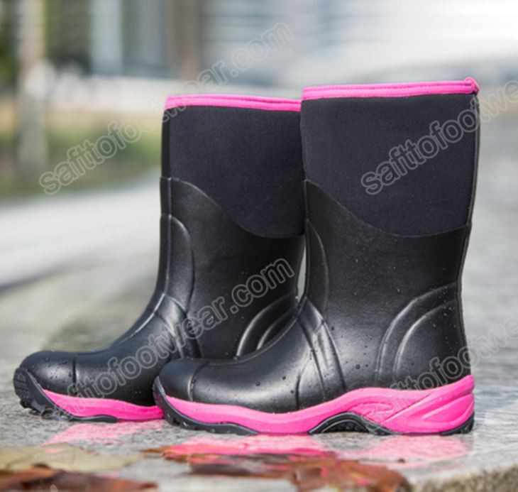 Sepatu bot karet anti selip anti air
